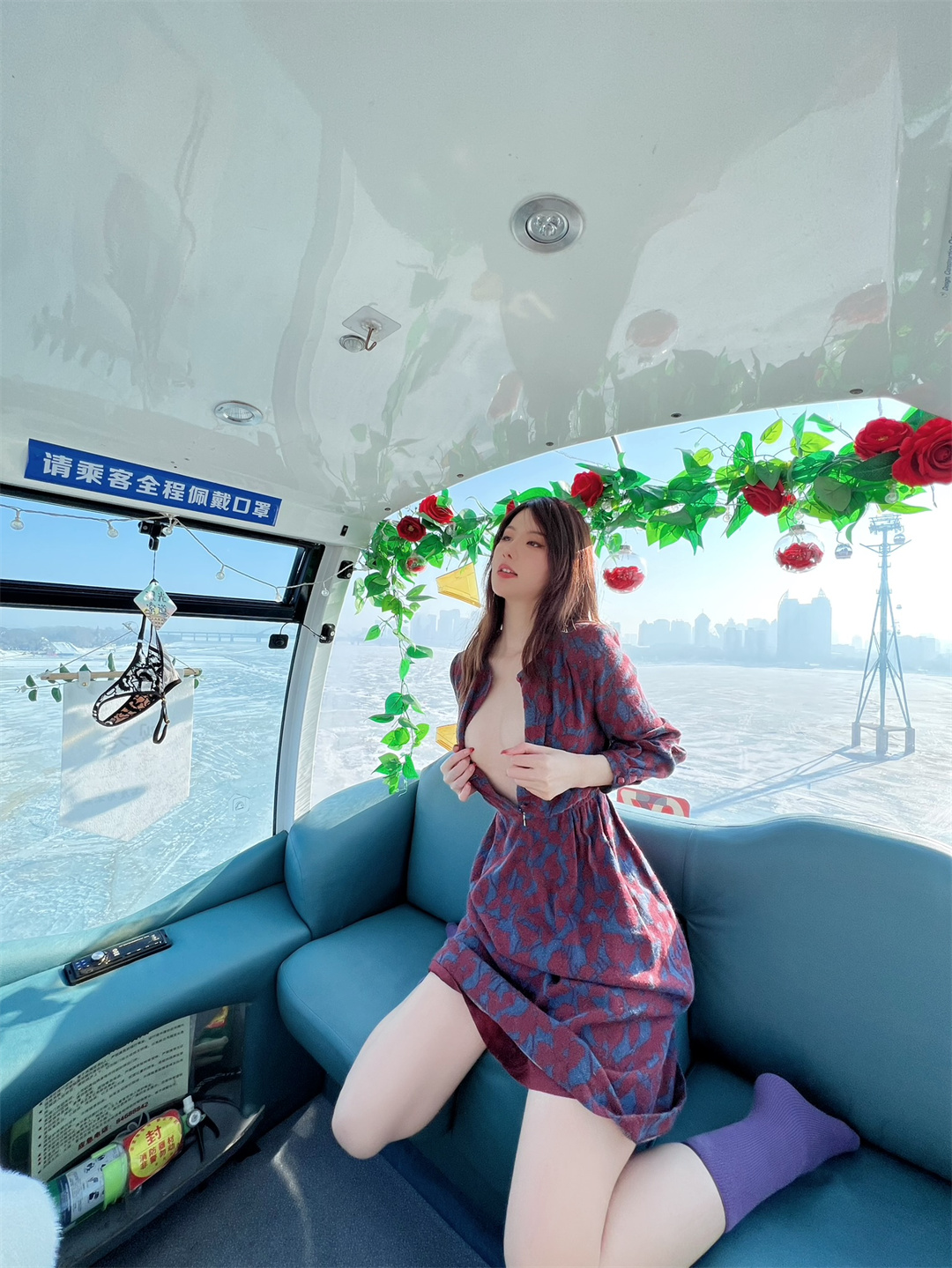 图片[5]-登上神秘通道，开启奇遇之旅：阿朱的《缆车》探秘-可甜可咸