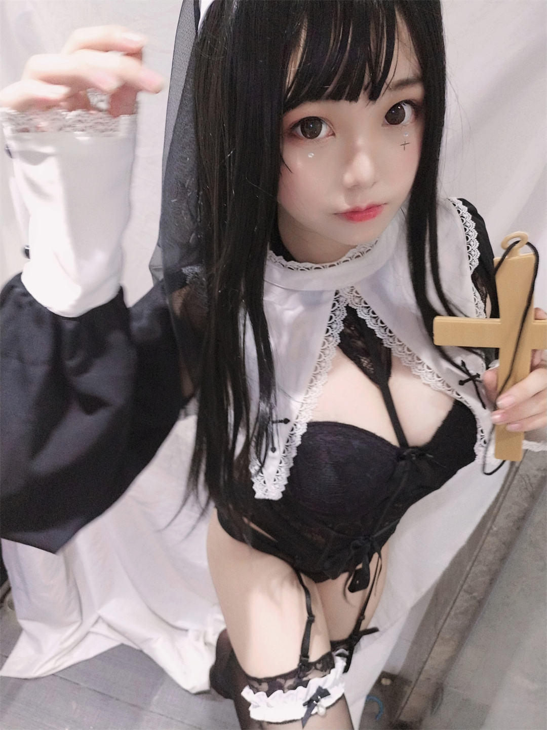 图片[5]-【喵式点评】蜜汁猫裘的《修女》——经典与叛逆的旋律-可甜可咸
