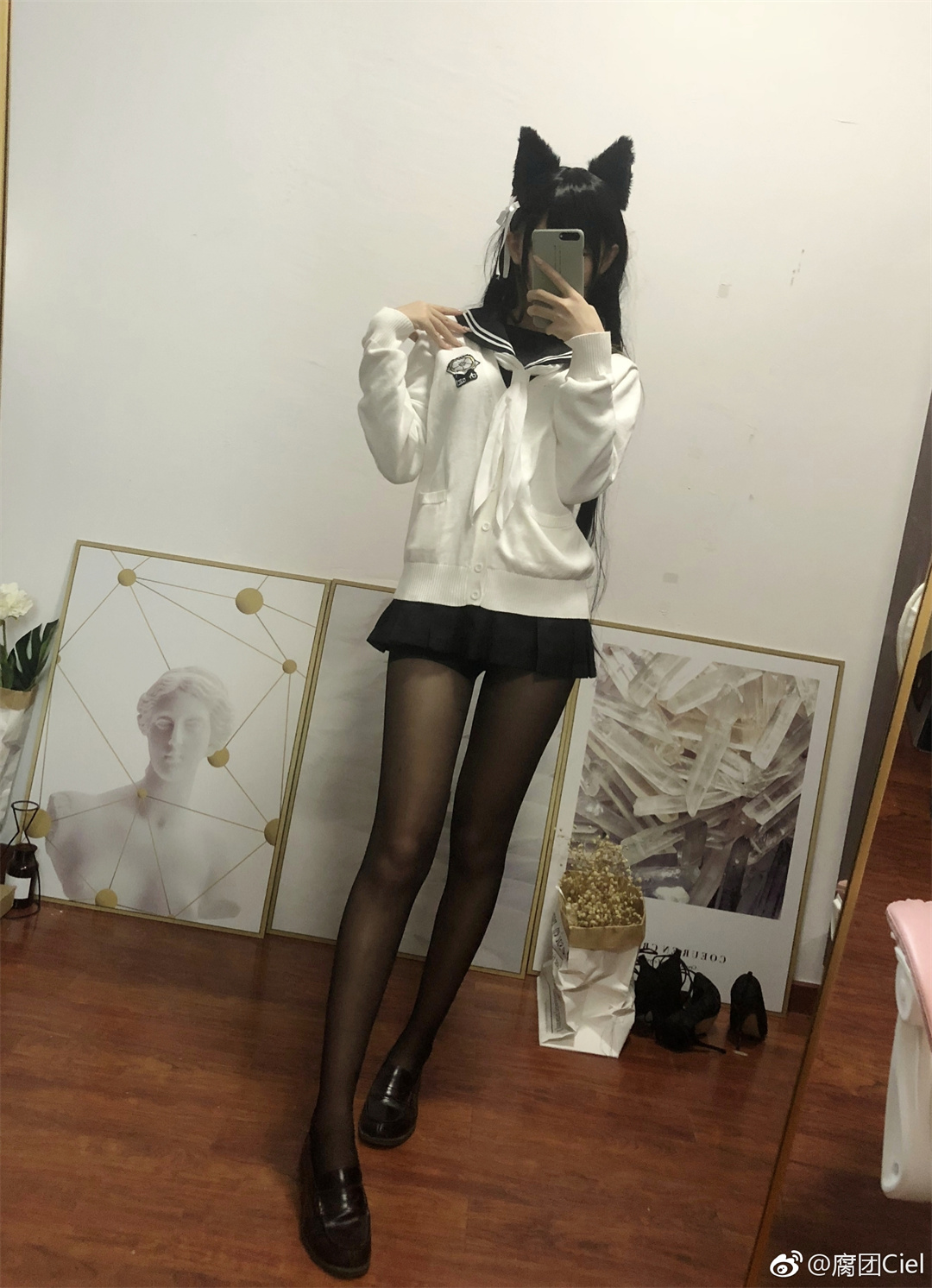图片[4]-腐团儿新自拍作品《碧蓝航线》揭秘：军装的优雅与挑战传统的魅力-可甜可咸