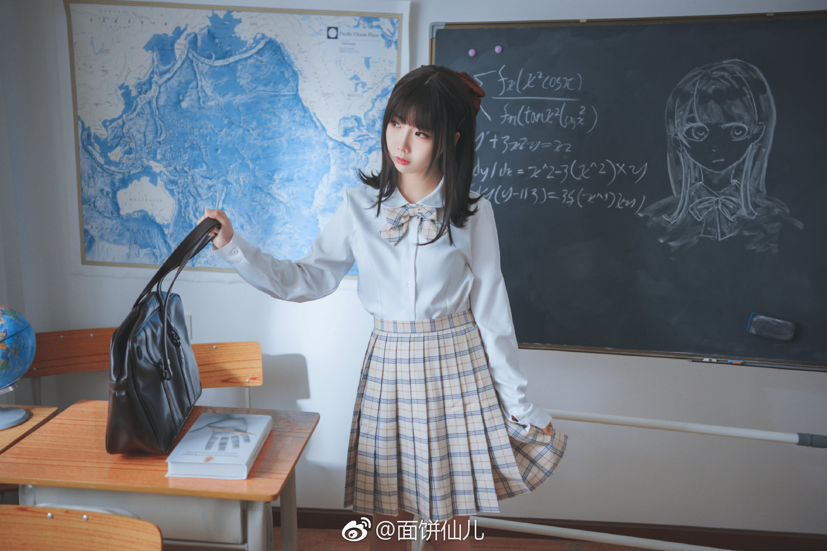 面饼仙儿的《JK教室》每一个角落都在讲述故事-可甜可咸